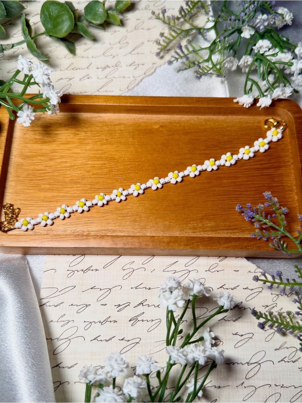 Handmade Daisy Bead Bracelet - White & Yellow